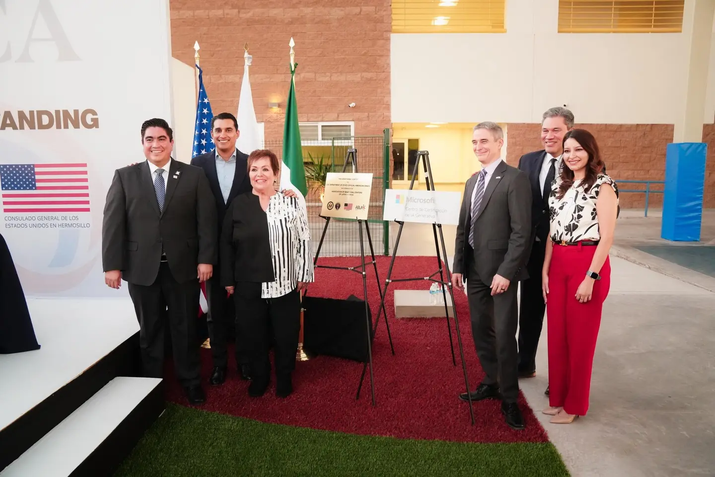 Inauguración del Centro Bicultural