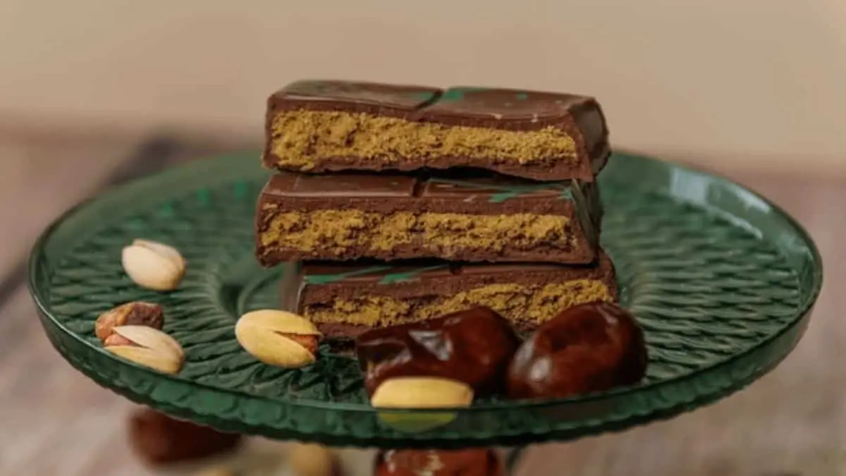 La avena estilo chocolate de Dubái, puede hacerse tanto en freidora de aire como en horno convencional