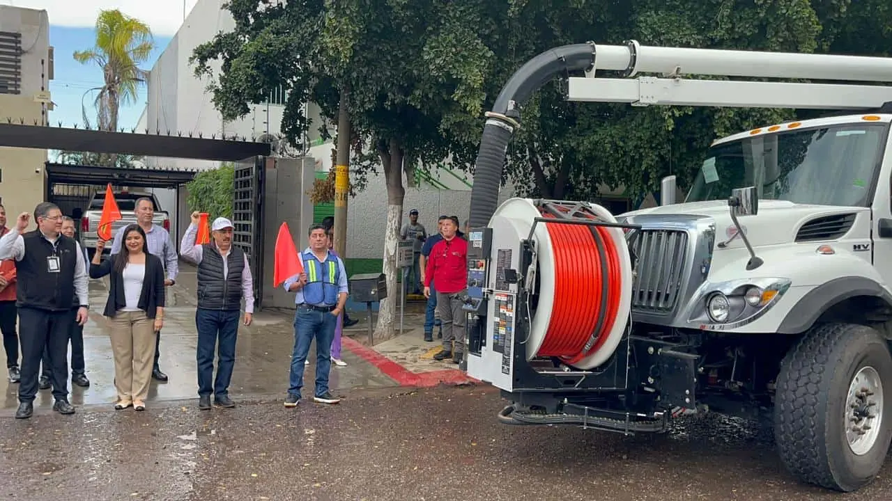 Llegan nuevas máquinas de desazolve a Cajeme