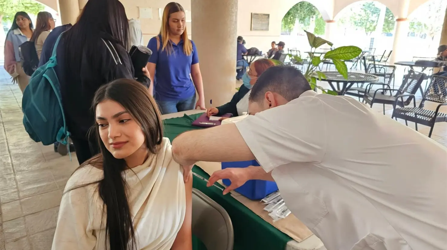 Vacunan en Unison Navojoa contra el sarampión