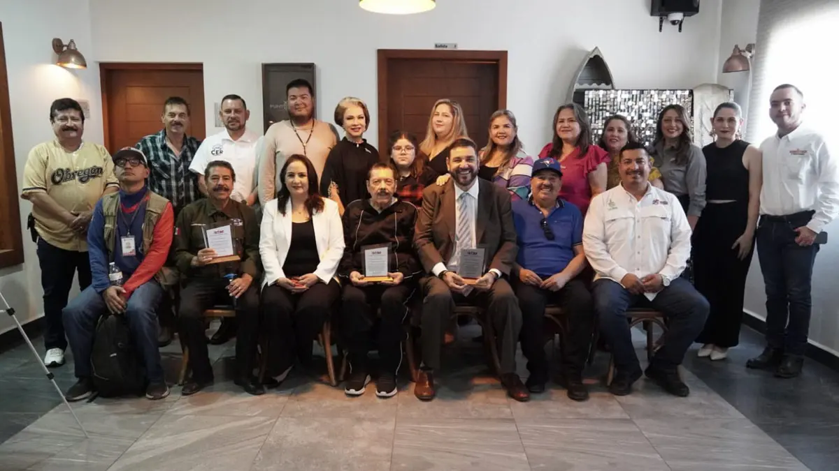 Acrodec y Diario del Yaqui reconocen a tres grandes cronistas deportivos de Cajeme