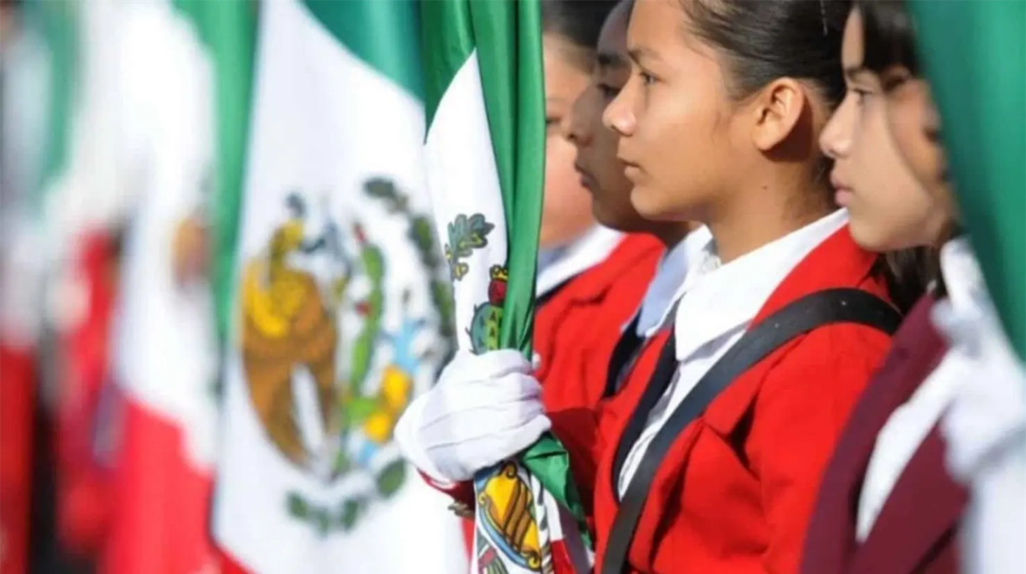 ¿Quién escribió el Toque de Bandera que entonamos en la escuela y cuál es su significado?