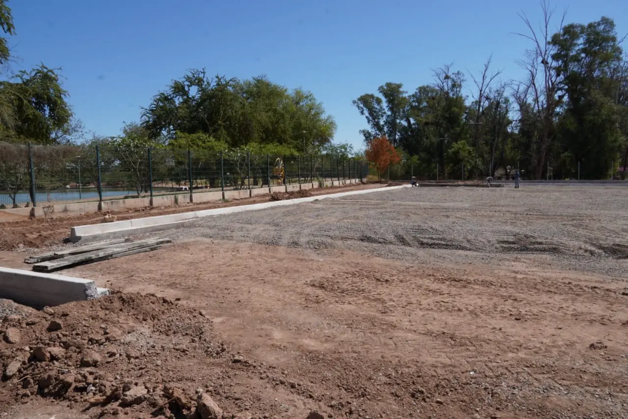 Nuevo estacionamiento lleva avance del 90 por ciento