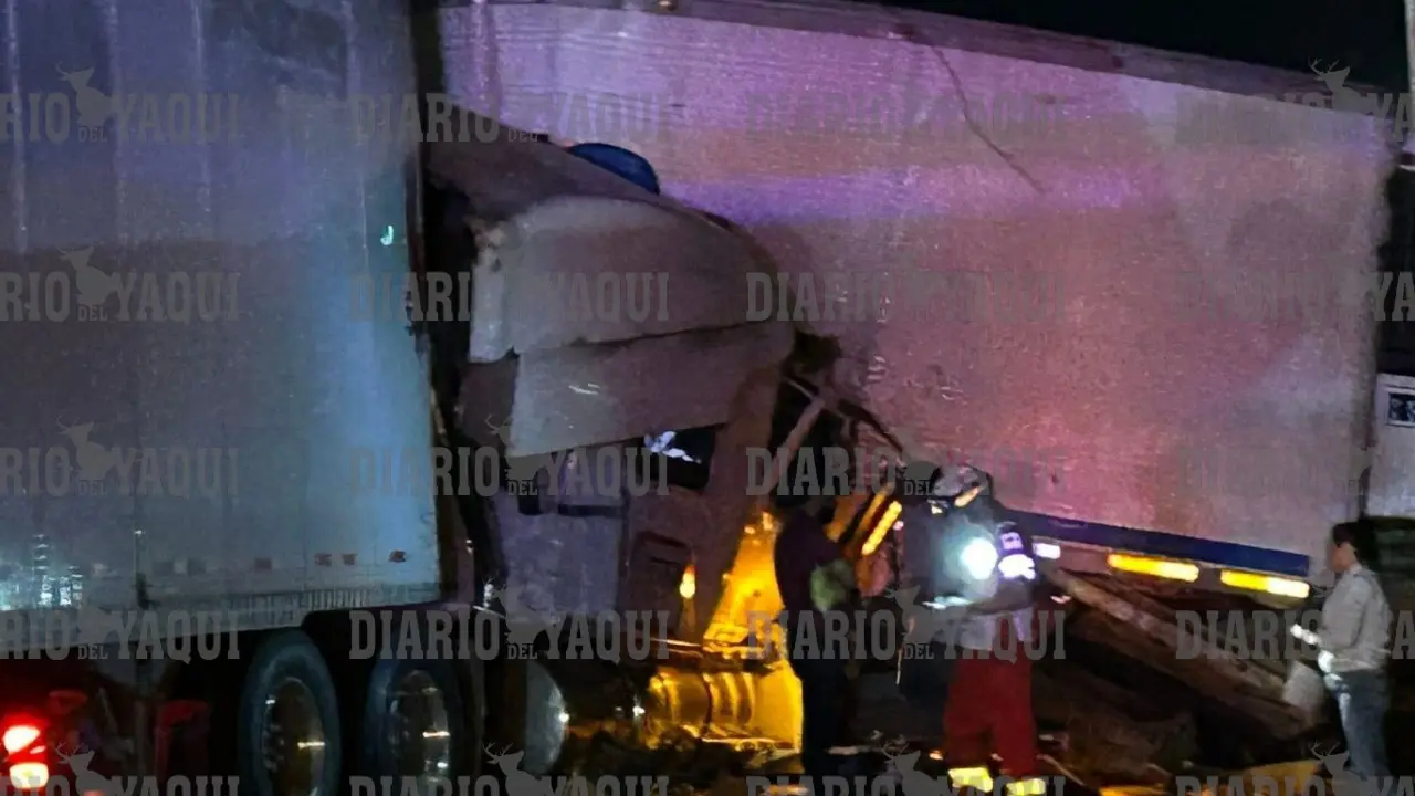 Aparatoso choque frente al Cereso de Ciudad Obregón deja varios heridos