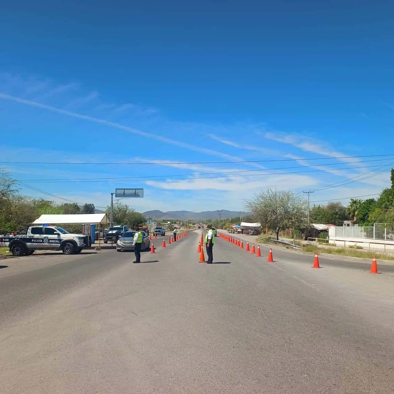 Ingresaron a Bahía de Kino un total de seis mil 210 vehículos. Por otro lado salieron hacia los pueblos de las áreas rurales oriente un total de 15 mil 767 vehículos.