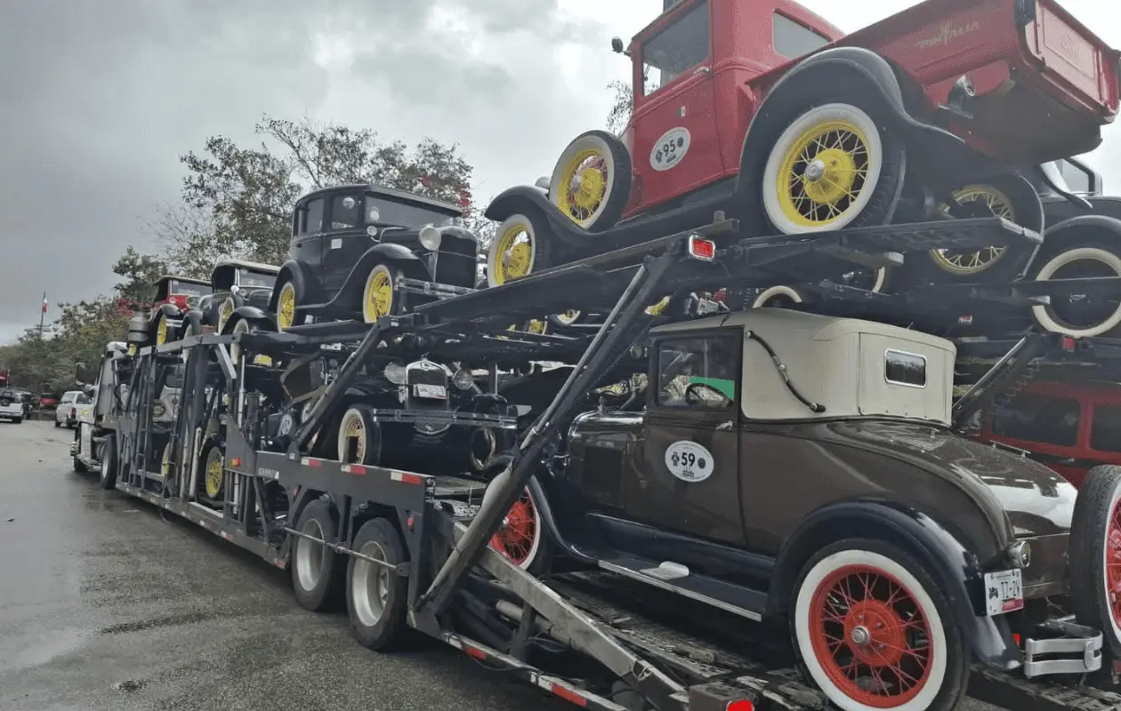 Recuperan nodriza con autos de colección tras operativo en Puebla