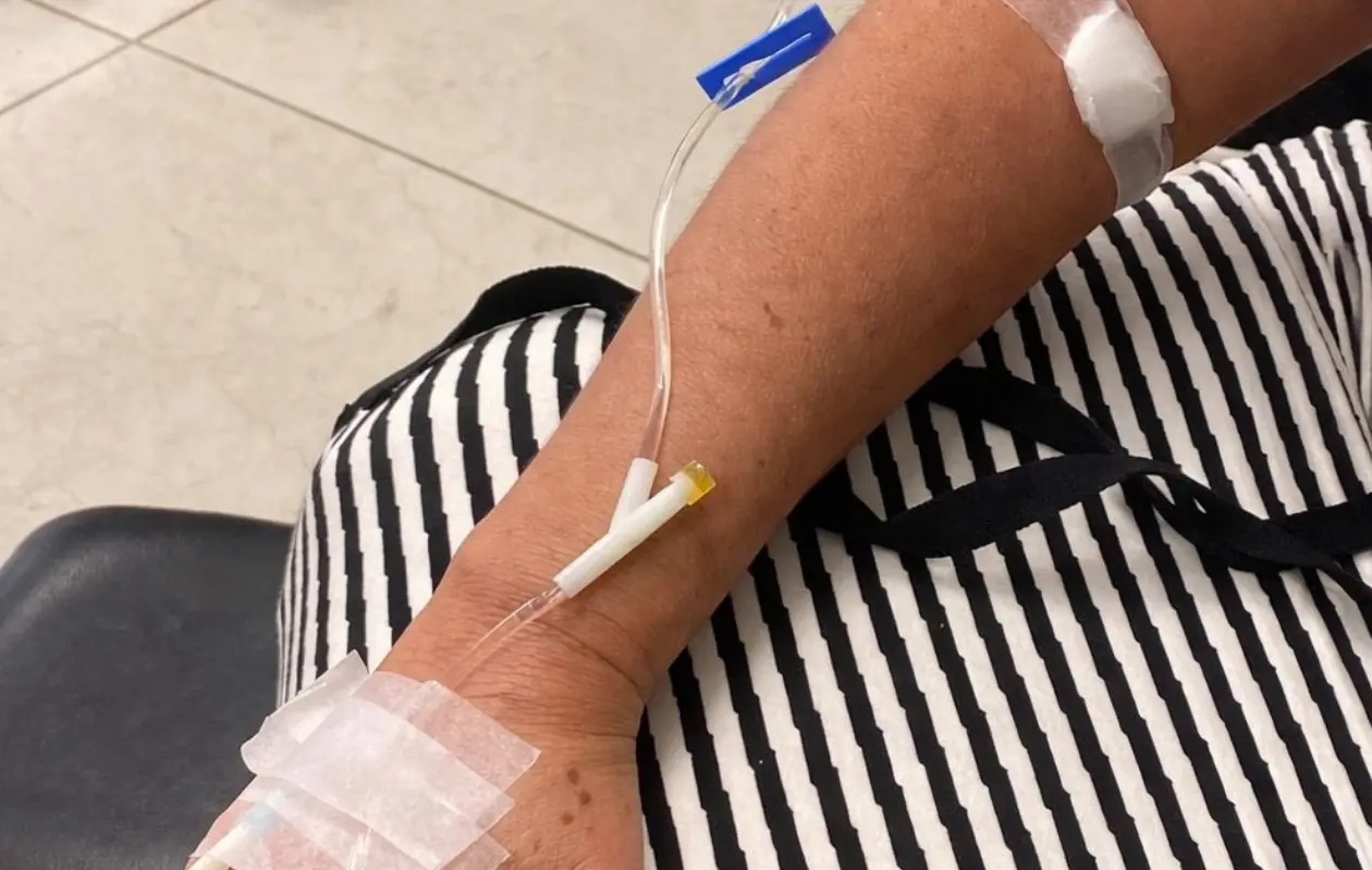 Familia denuncia otra posible muerte por suero vitaminado y exige investigación urgente