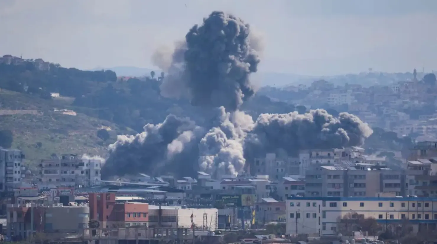 Tregua Irán-EU no frena la crisis; suspenden paso de petróleo en Ormuz y bombardeos dejan decenas de muertos