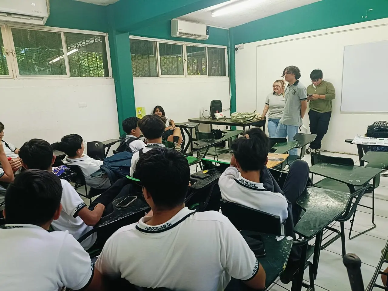 Los programas de educación dual de la Escuela Normal se implementan desde el primer semestre.