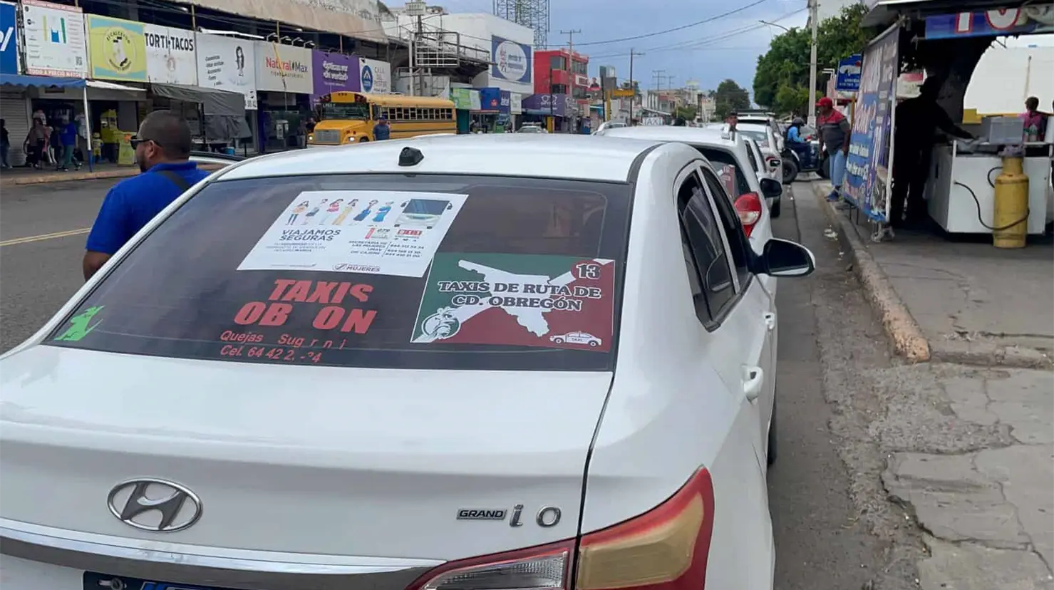 Los taxistas están en proceso de constituirse como una sociedad cooperativa en la que se agruparán las cuatro organizaciones