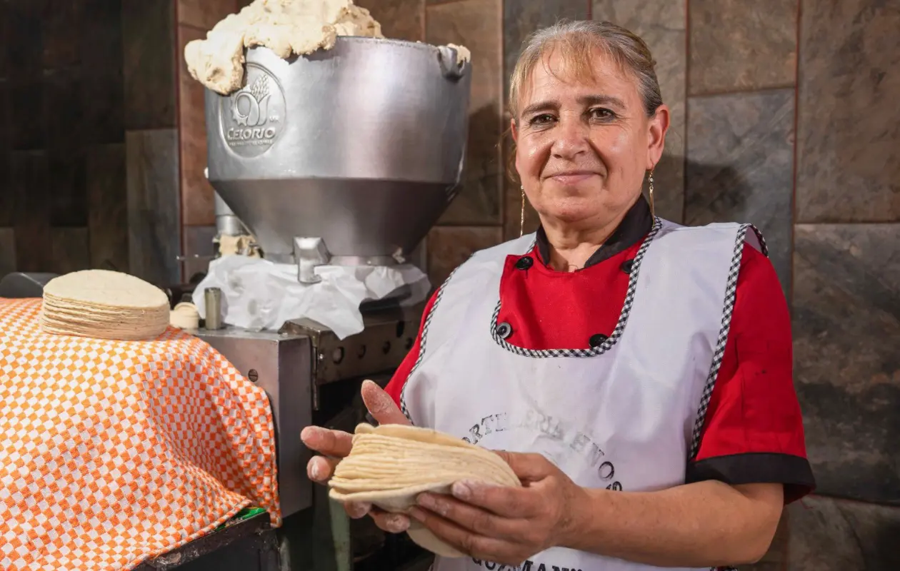 Gobierno refuerza acuerdo para mantener sin alzas el precio de la tortilla en México