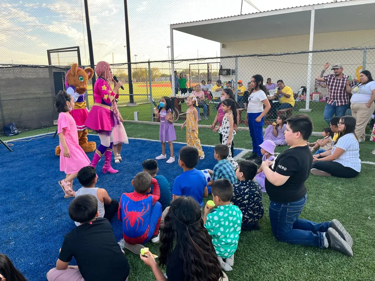 Piden donativos para dar feliz Día del Niño a pequeños guerreros 