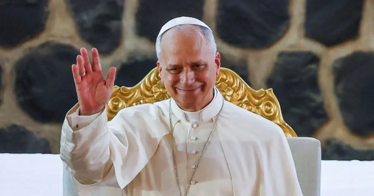 Papa León XIV llega a Angola y rechaza confrontación con Donald Trump en medio de su gira africana