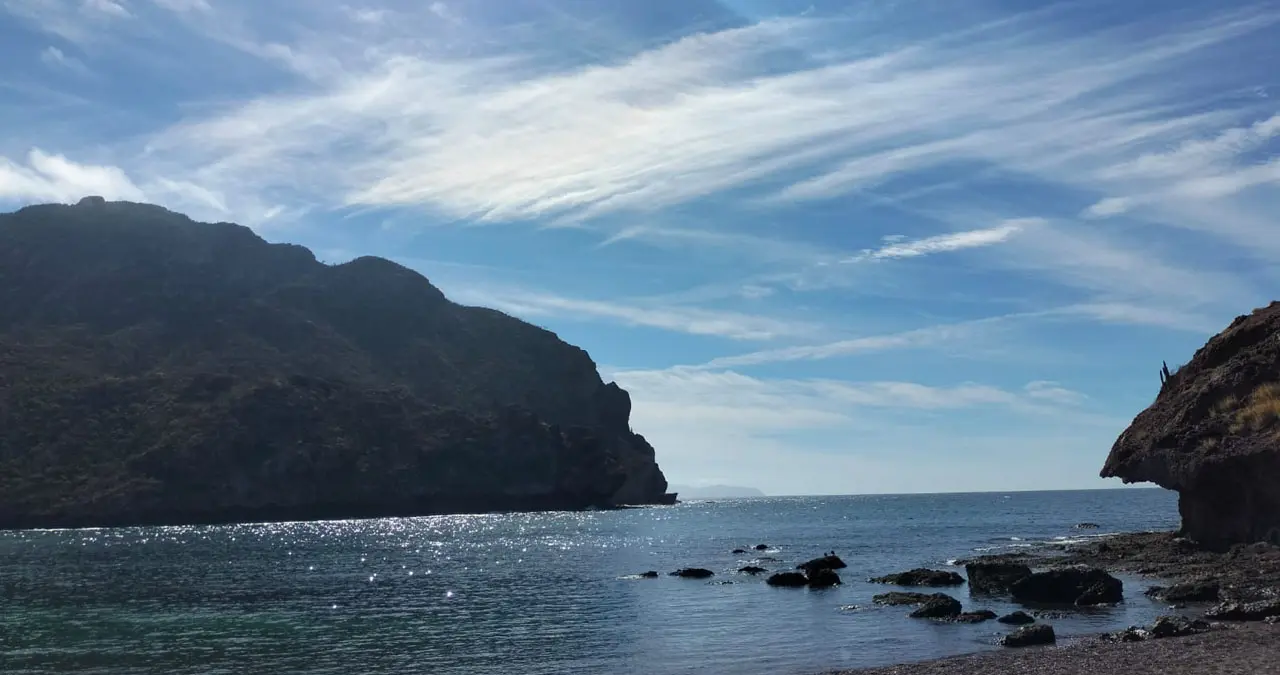 Ambiente caluroso y rachas de viento marcarán el clima en Sonora este 22 de abril, con condiciones secas en gran parte del estado.