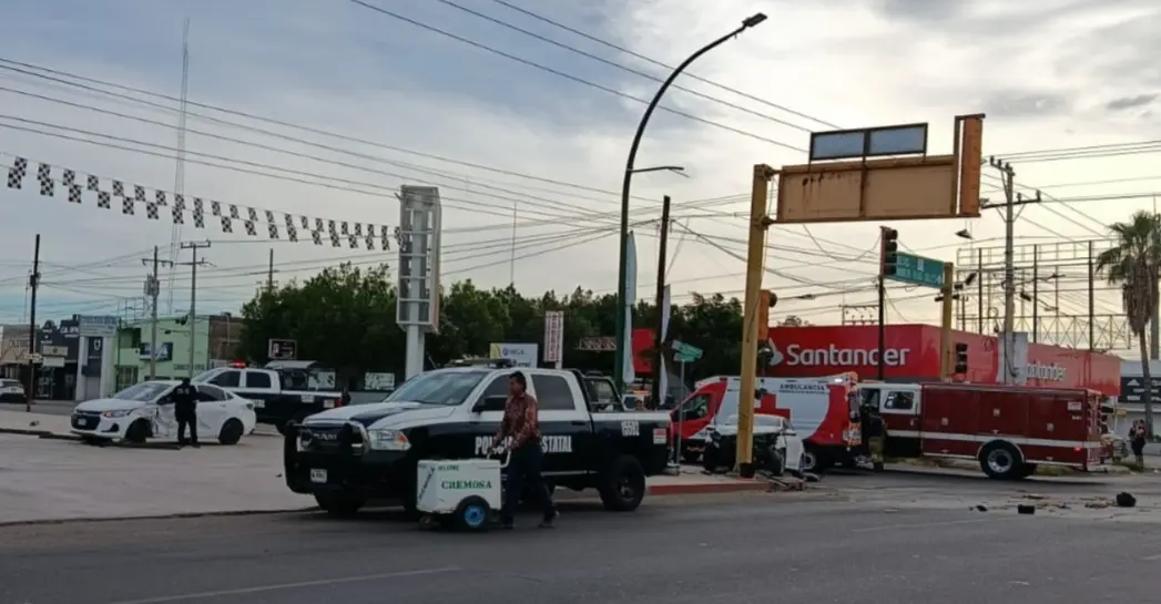 Chocan en cruce de las calles California y 200