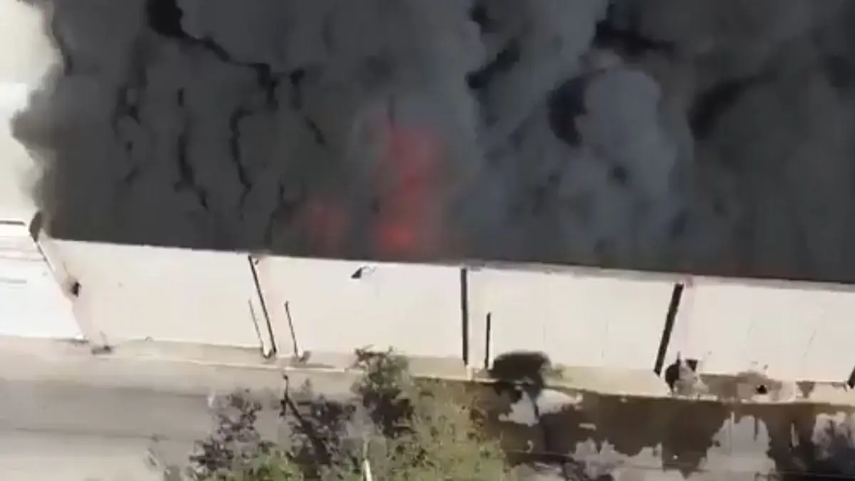 Autoridades de Sinaloa dieron a conocer la lista preliminar de personas hospitalizadas tras el incendio en Plaza Fiesta Las Palmas, en Los Mochis, donde al menos ocho personas han fallecido.