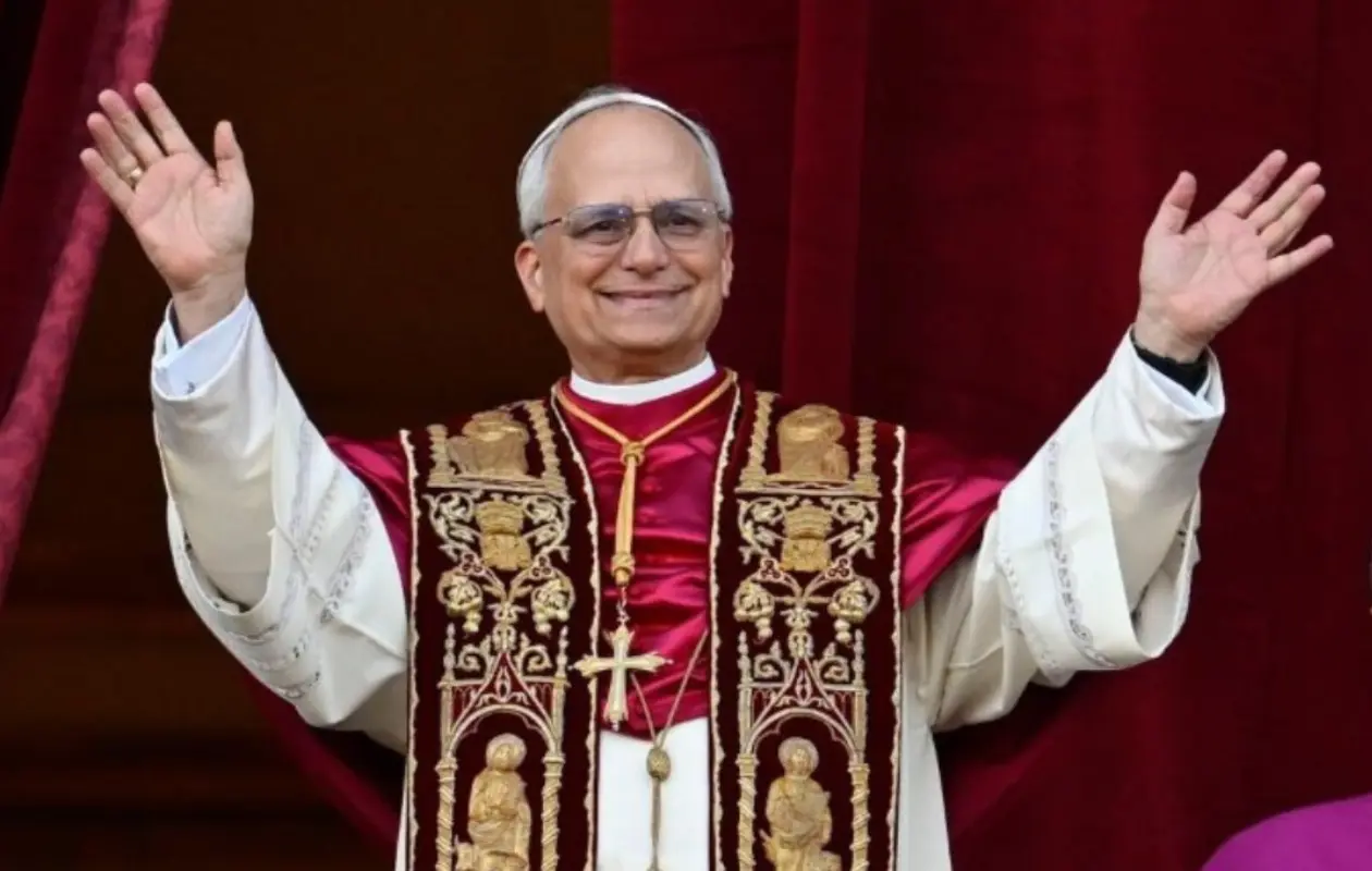 El 8 de mayo de 2025 el cardenal Robert Prevost fue elegido papa tras la muerte de Francisco.