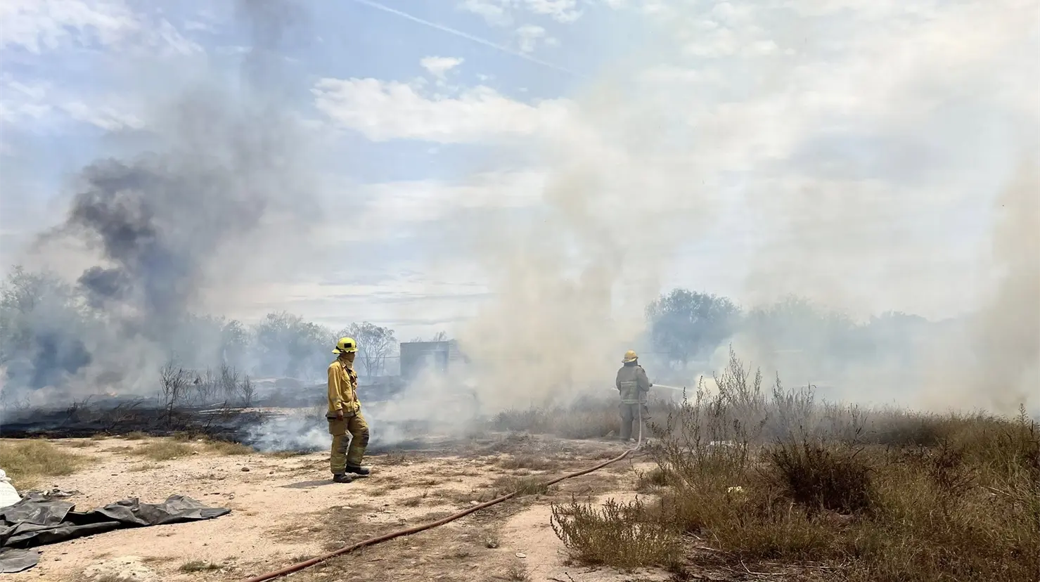 Condiciones climáticas dificultan sofocación de incendios en Huatabampo