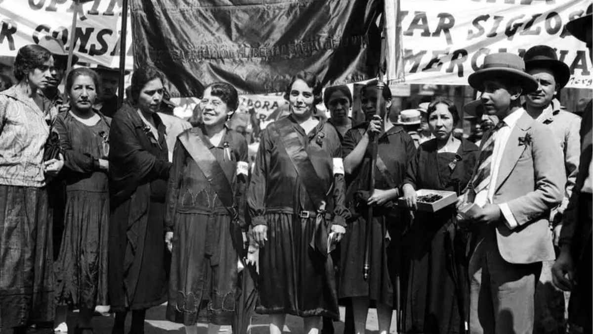 Cada 10 de mayo miles de familias mexicanas realizan homenajes, reuniones y tradiciones dedicadas a reconocer el papel fundamental de las mujeres.