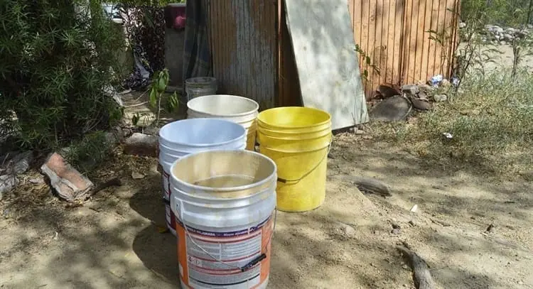 Usuarios de Álamos denuncian desabasto de agua potable