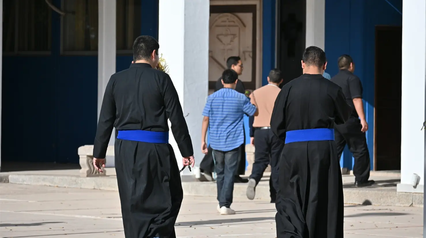 Se preparan 32 jóvenes para ser sacerdotes