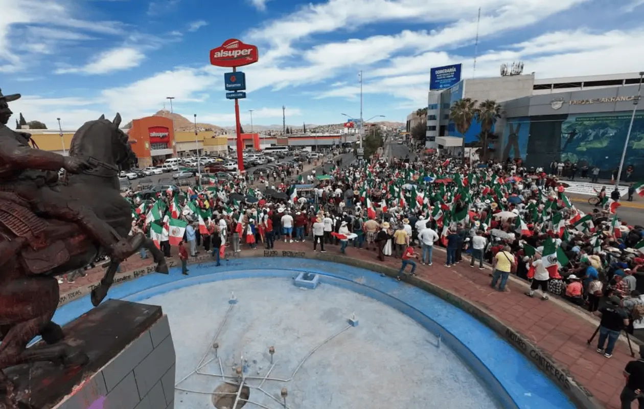 En redes sociales hubo debate sobre la cantidad de personas que se dice asistieron a la manifestación.
