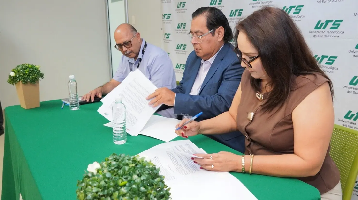 La empresa continúa fortaleciendo sus labores para detonar el desarrollo de la región a través de convenios estratégicos con instituciones educativas y organismos de la sociedad civil