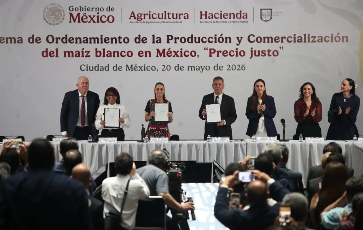 La firma ocurre después de que productores de Sinaloa se manifestaron en Ciudad de México.