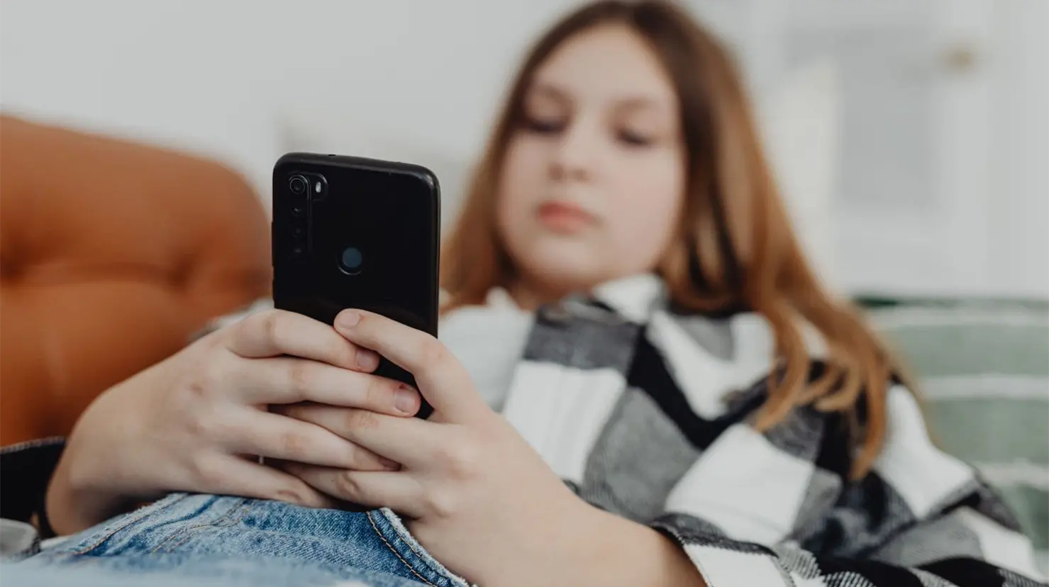 Actualmente, el promedio mundial en el uso del celular diariamente es de seis horas con 38 minutos; México lo supera por casi una hora