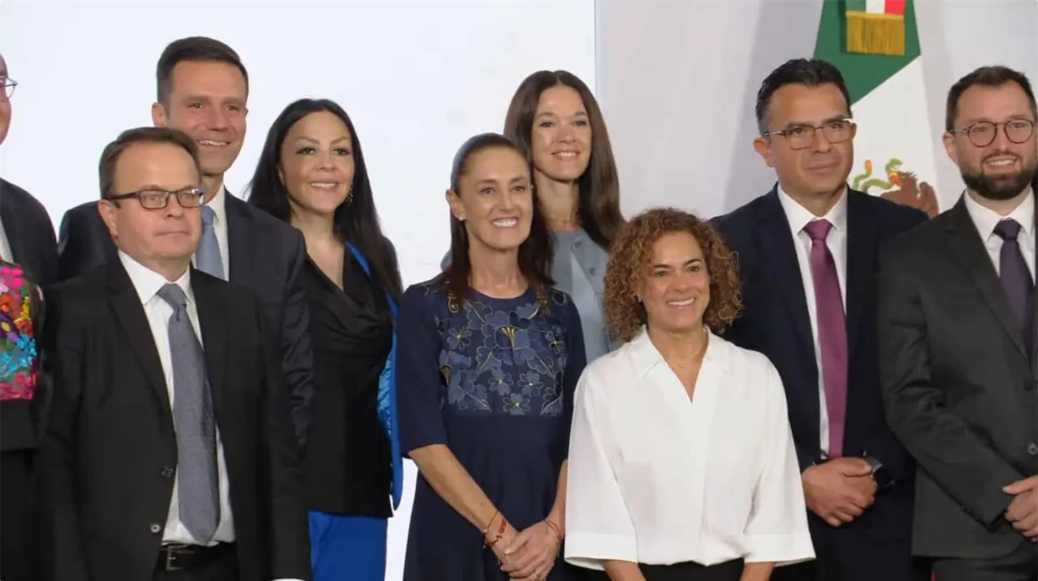 Empresas farmacéuticas invertirán 21 mil millones de pesos en México; habrá nuevas plantas y empleos