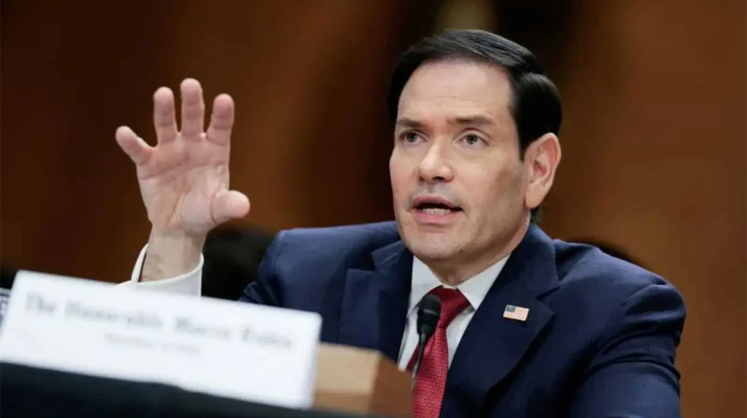 “Los cárteles mexicanos están utilizando drones los unos contra los otros y debemos imaginar que en algún momento incluso podrían usarlos contra nosotros, contra nuestros intereses”, declaró Rubio