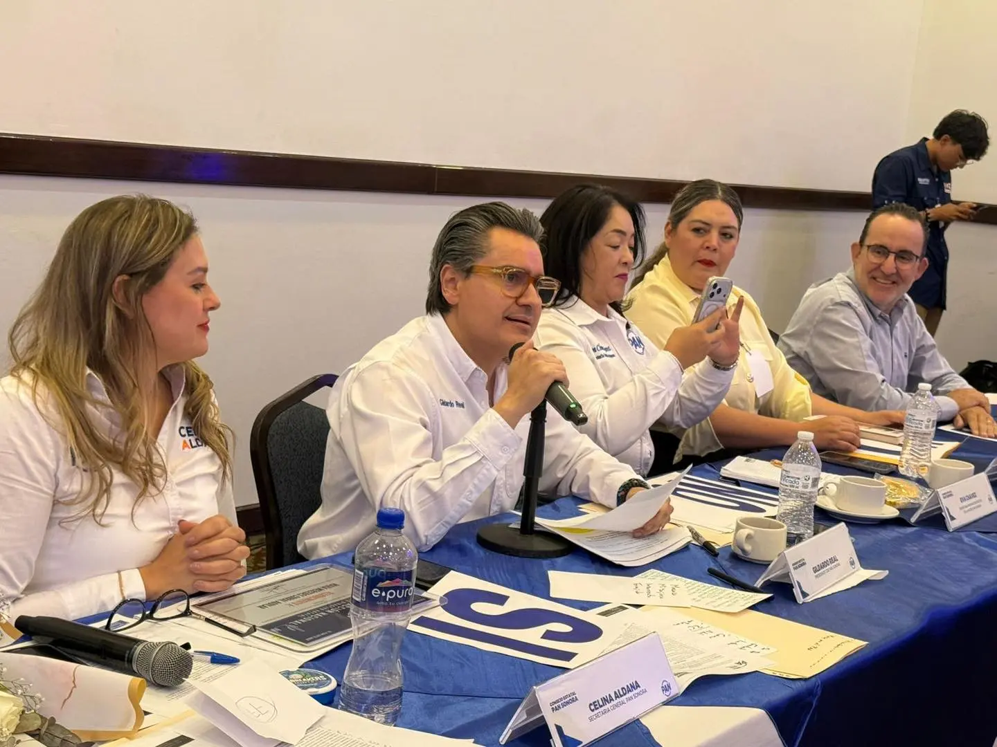 “Aunque sea un gobernador por tres años, vamos a presentar un candidato fuerte y vamos a ganar el Gobierno del Estado; sin embargo, serán condiciones bastante adversas”.- Gildardo Real Ramírez, presidente del PAN Sonora