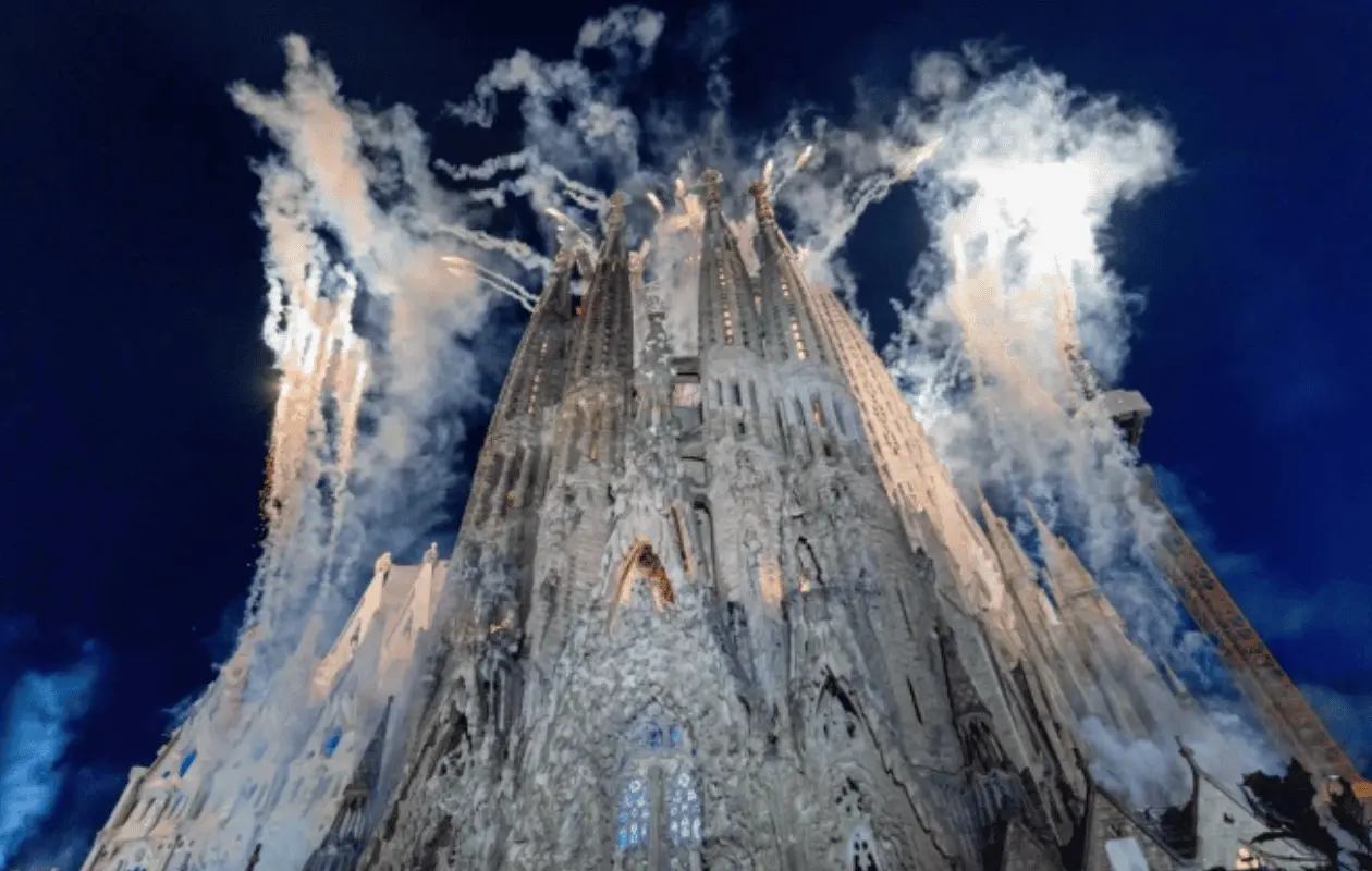 Papa León XIV inaugura la Torre de Jesucristo en la Sagrada Familia de Barcelona