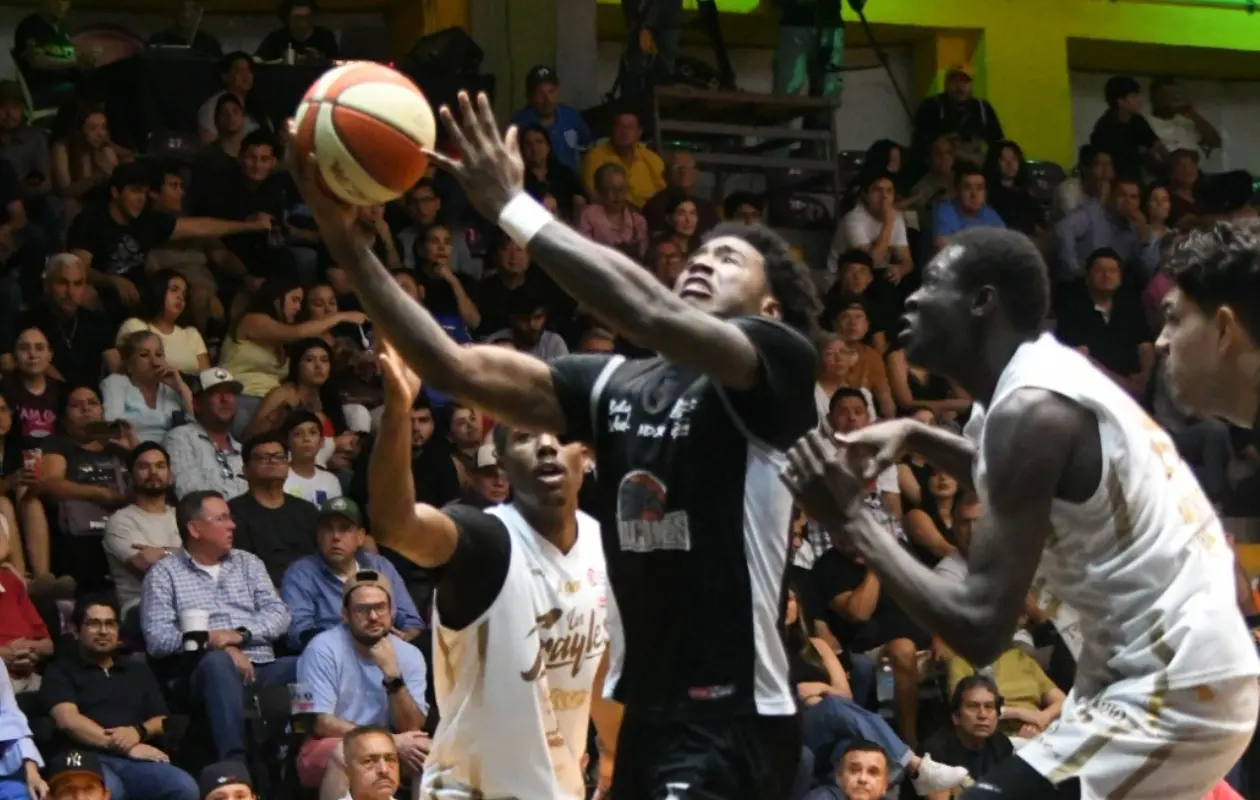 Halcones, al borde de la eliminación