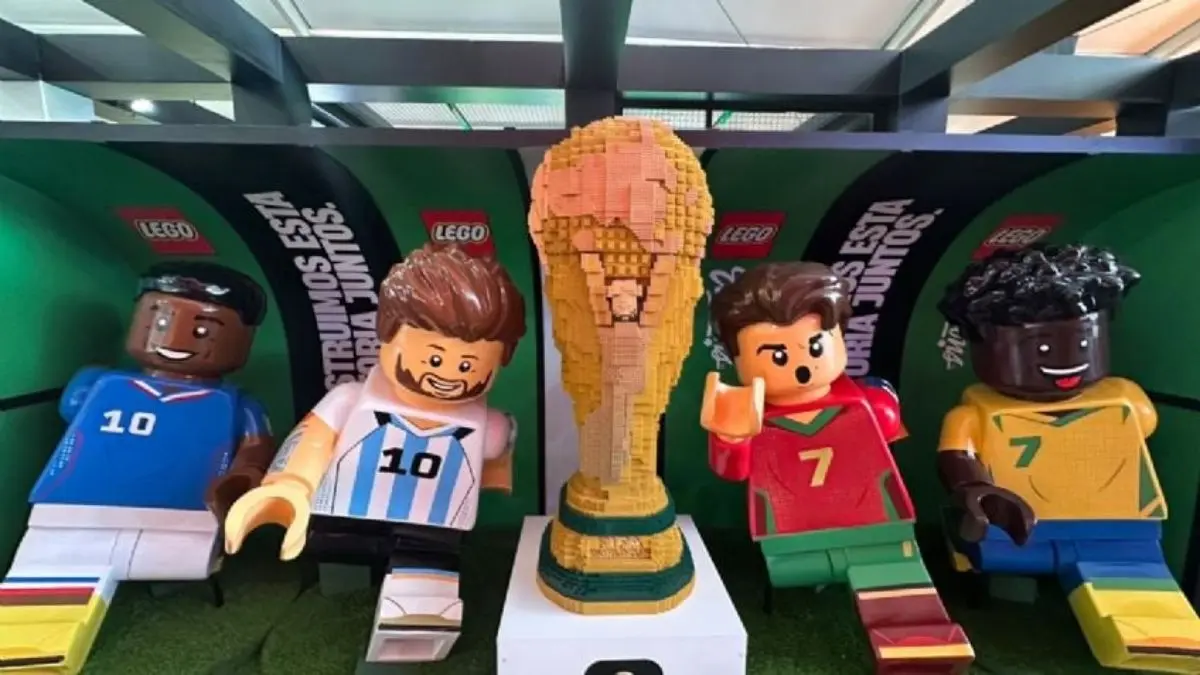 LEGO apuesta por el futbol en Latinoamérica: lanza colección inspirada en Messi, Cristiano Ronaldo y figuras del Mundial