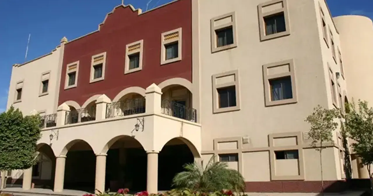 Unison fortalece atención médica en unidades regionales