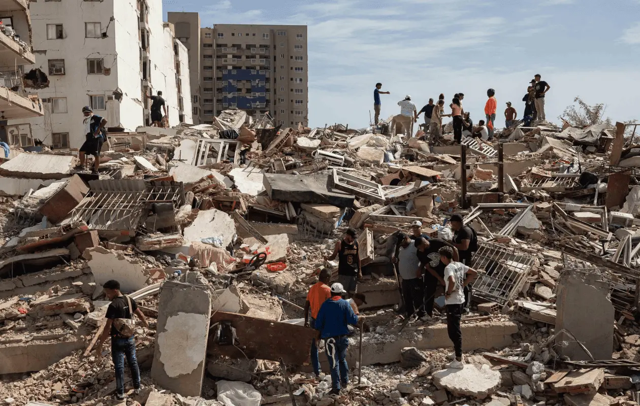 Terremotos en Venezuela dejan casi mil muertos y 172 personas siguen atrapadas