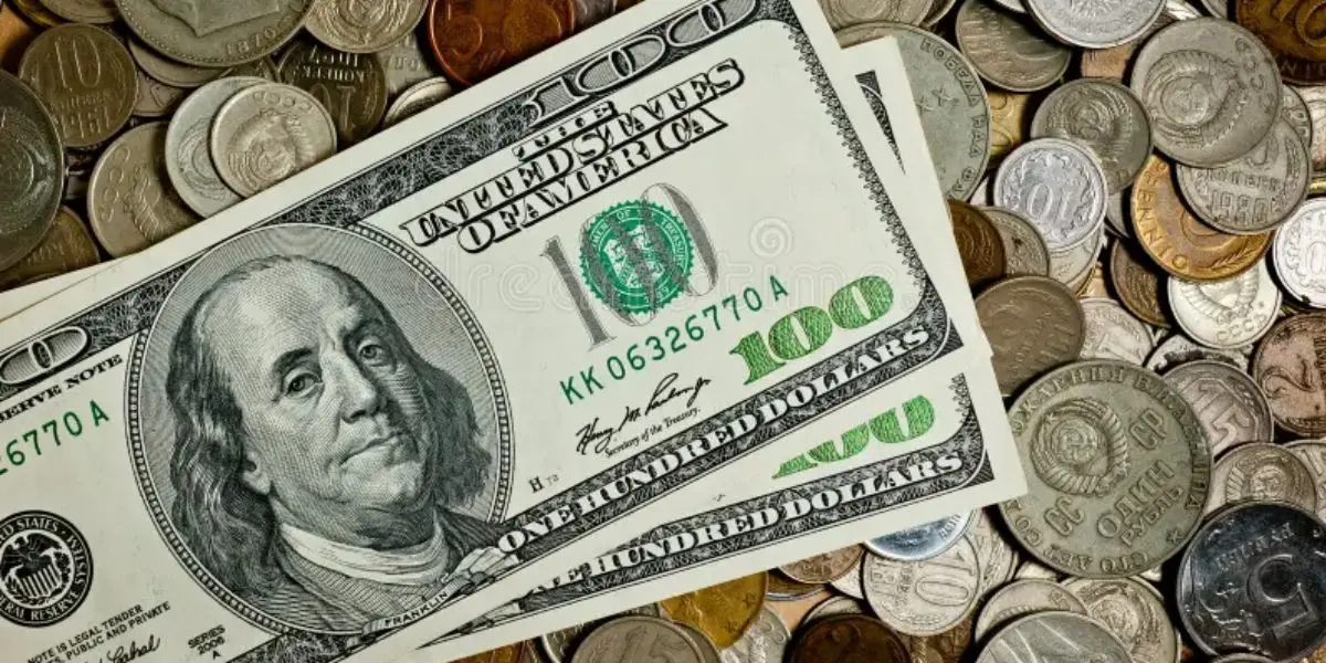Las diferencias entre instituciones financieras pueden representar una variación importante al momento de comprar o vender dólares.