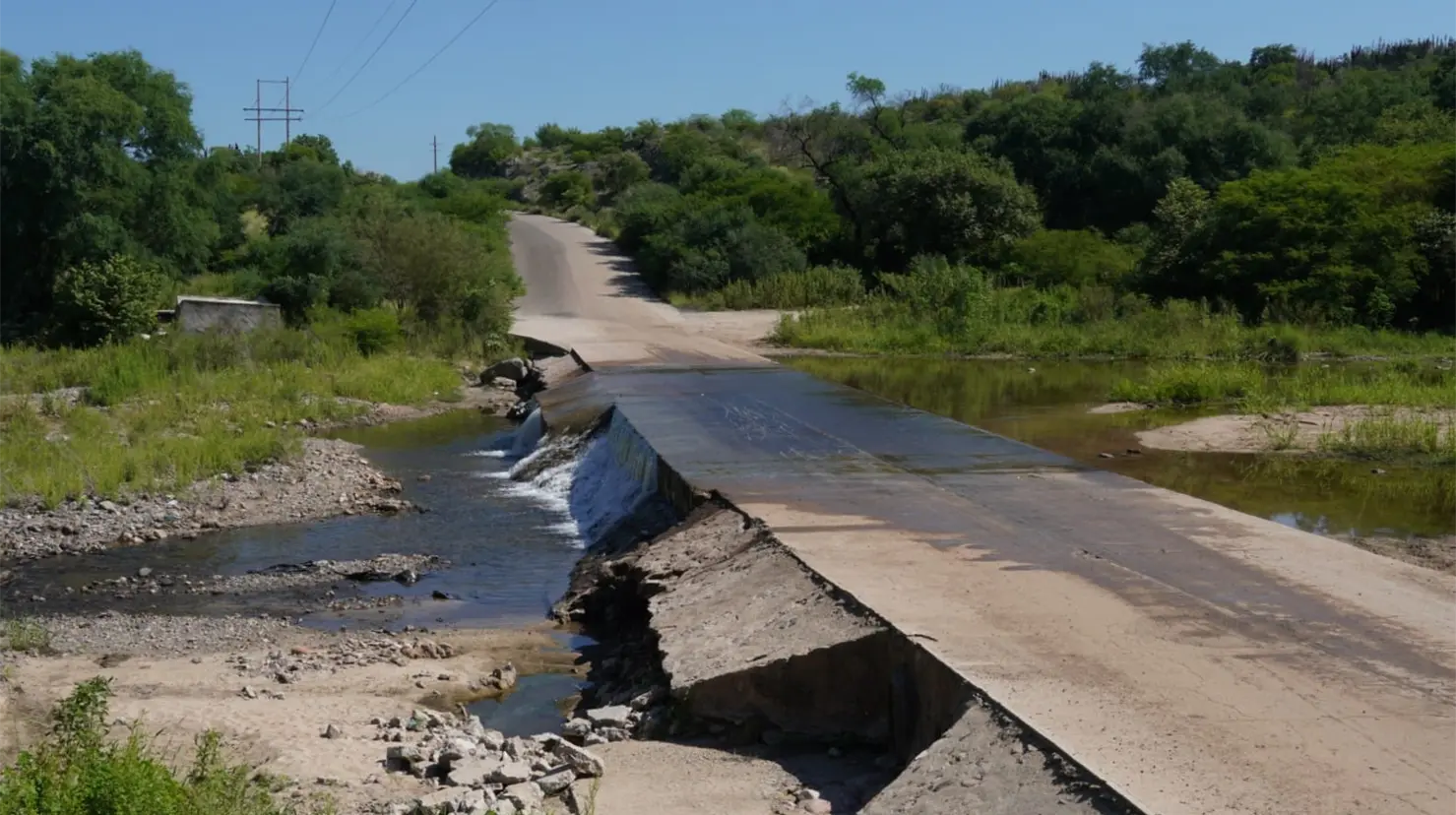 Llaman a no cruzar los ríos y arroyos crecidos