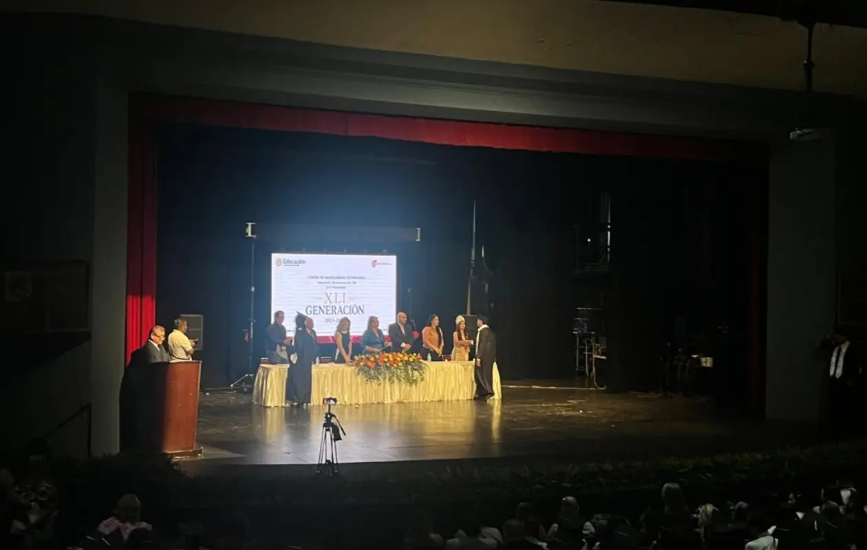 Egresan 419 jóvenes del Cbtis 188; crece interés por Educación Dual
