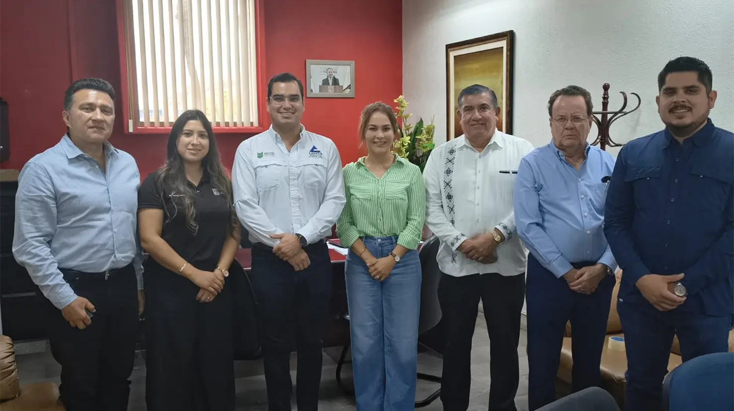 En la reunión participaron Martín Zalazar, presidente de Fecanaco Sonora; Héctor Cervantes, consejero nacional; César Aguiar, presidente de Canaco Obregón; Javier Moreno, presidente de Canaco Hermosillo; y Rafael Quintero, presidente de Canaco San Luis Río Colorado