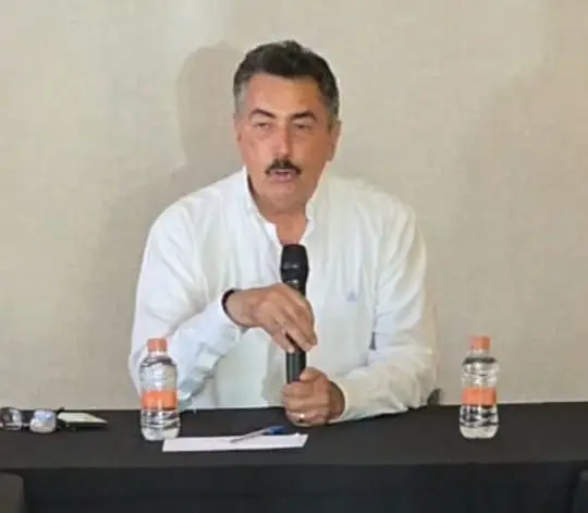 Destaca Javier Lamarque su trayectoria