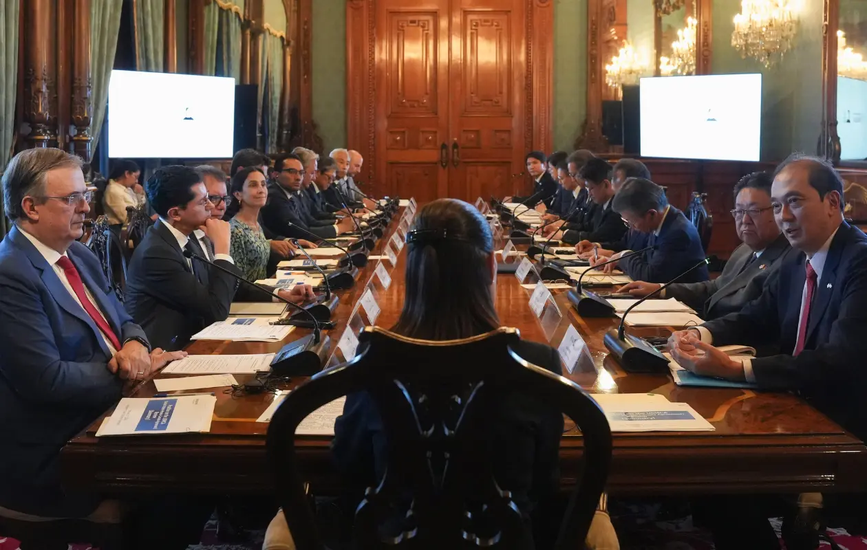 Sheinbaum se reúne con empresarios japoneses para impulsar inversiones en México