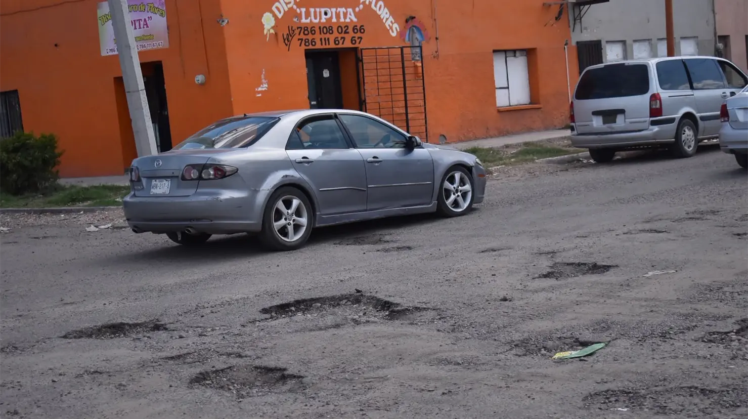 Lluvias destrozan calles; ciudadanos exigen reforzar el bacheo en Navojoa