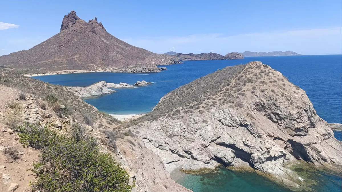 Por la mañana se espera un ambiente de templado a cálido, mientras que por la tarde persistirá el calor.