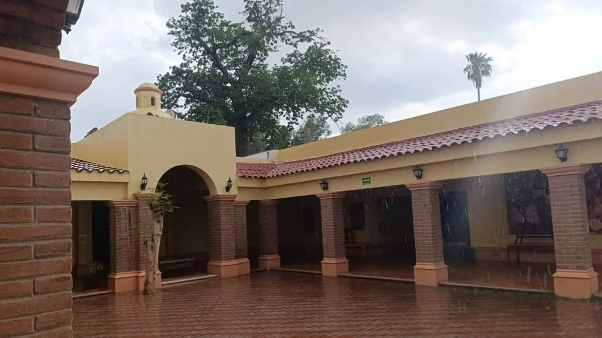El monzón mexicano provocará lluvias muy fuertes en el este y noreste de Sonora este 21 de julio, mientras que en el oeste y noroeste del estado persistirán temperaturas de hasta 45 °C.