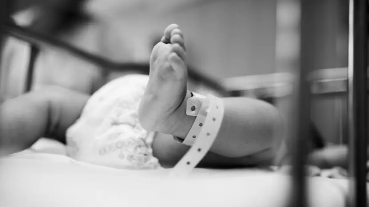 Bebé de 18 meses muere tras permanecer siete horas dentro del minibús de una guardería