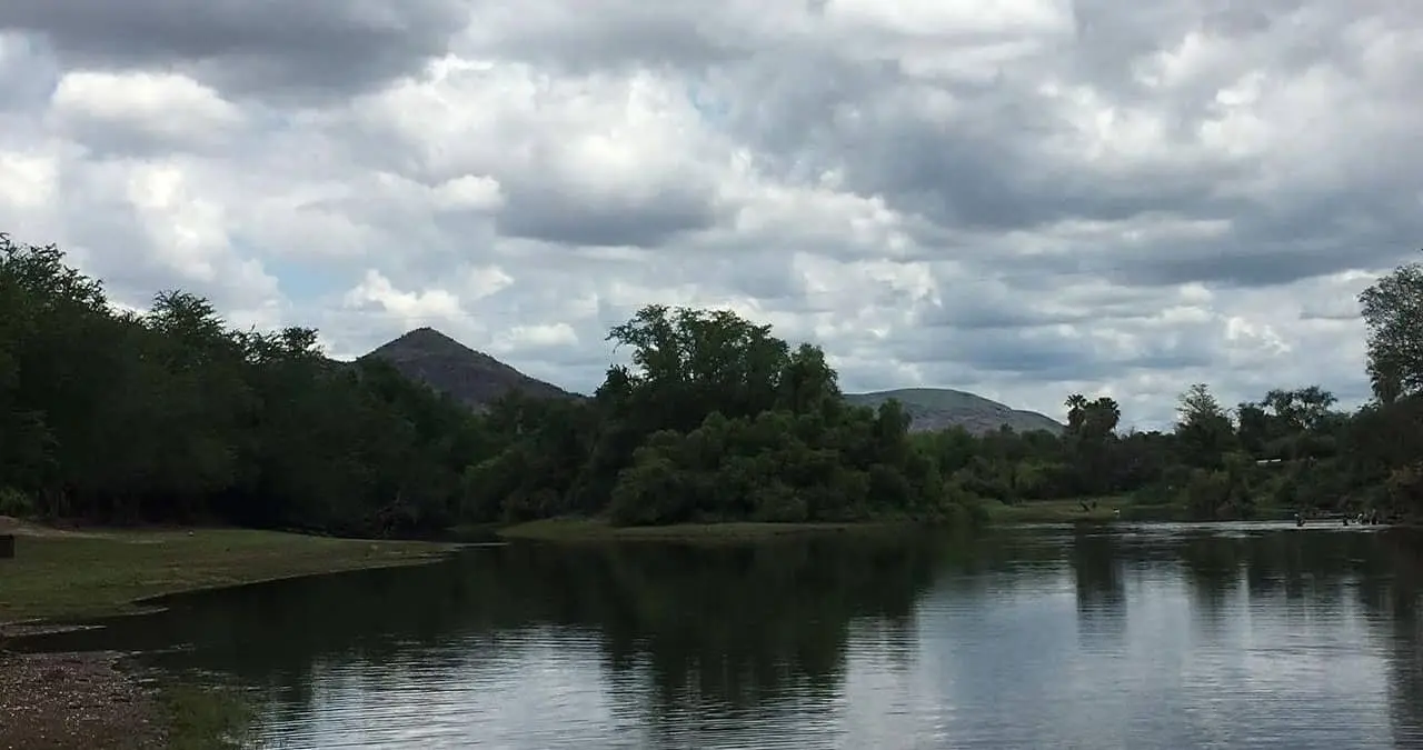 Las condiciones meteorológicas serán contrastantes en Sonora: mientras algunas regiones registrarán temperaturas superiores a los 45 grados centígrados, otras enfrentarán lluvias intensas por los efectos del monzón mexicano.