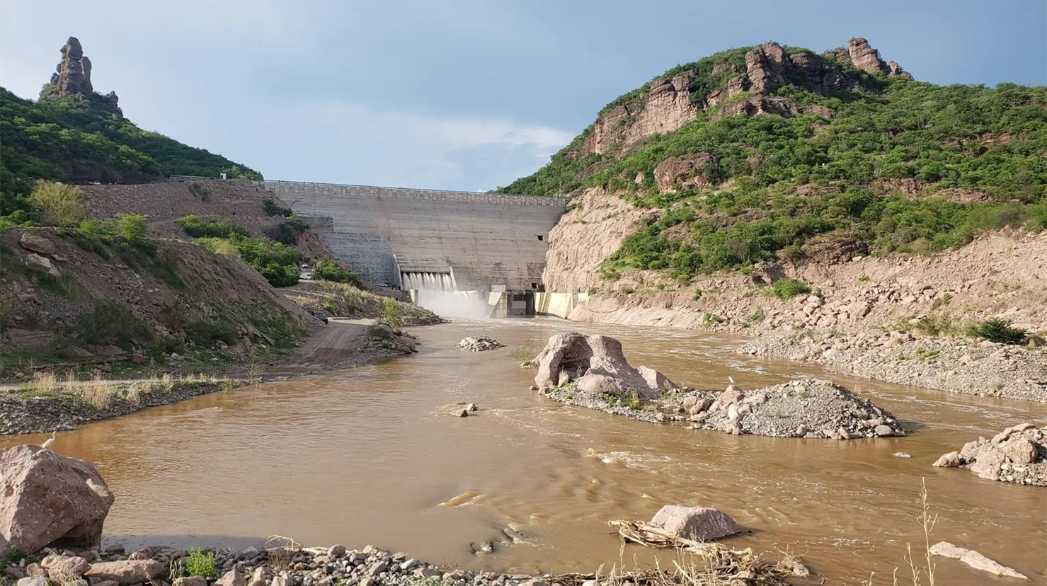 Guarijíos demandan trabajo en la Presa Pilares