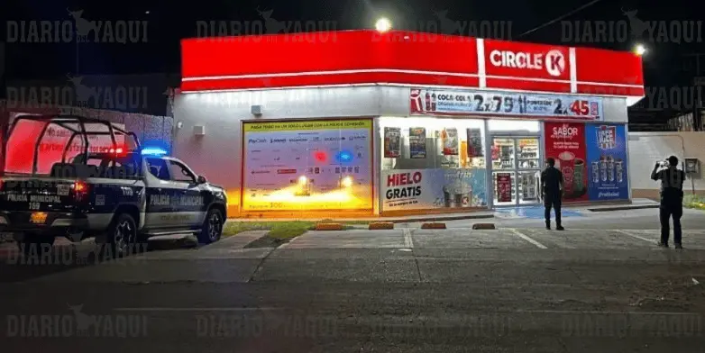 Asaltan tienda de conveniencia en la calle 300; empleado fue encerrado en bodega